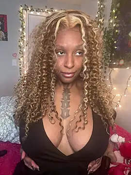 MistiSavannah online show from 11, 4, 2026