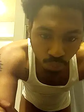 Snapshot of Yungandhungd chatting on 10, 10, 2025 Yungandhungd online show from 10, 10, 2025