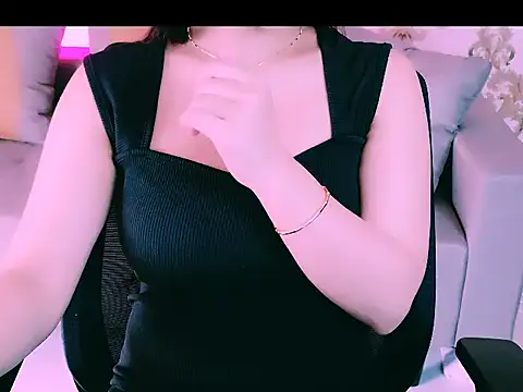 Snapshot of My_Rose chatting on 5, 12, 2025 My Rose online show from 5, 12, 2025