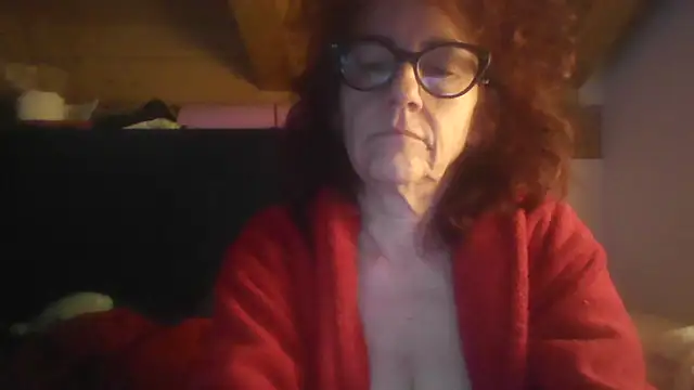 Snapshot of klarissabloum chatting on 4, 4, 2026 klarissabloum online show from 4, 4, 2026