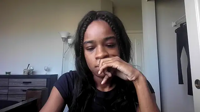 Marlowlovee online show from 14, 9, 2025