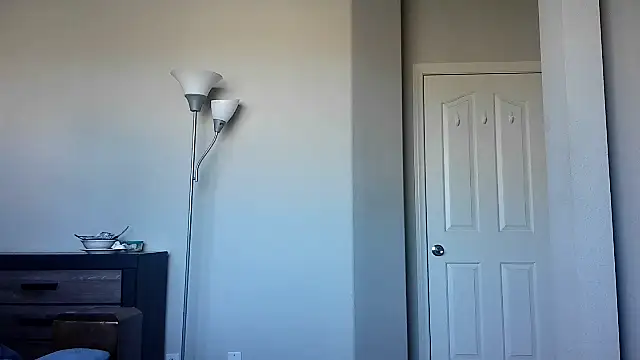 Marlowlovee online show from 5, 10, 2025