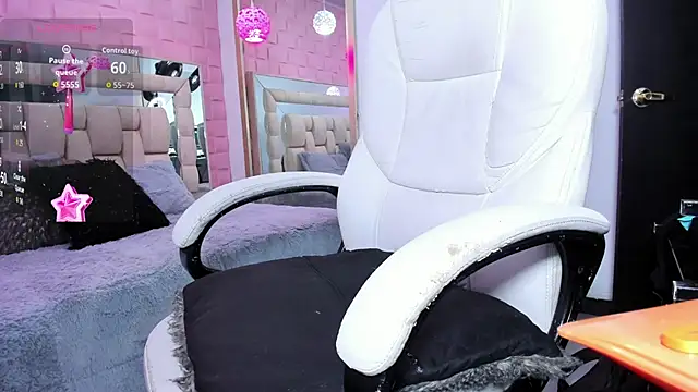 laaura  online show from 9, 5, 2026