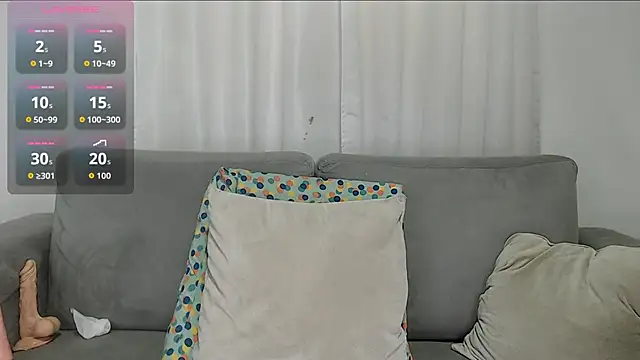 carolinefantasy  online show from 13, 10, 2025