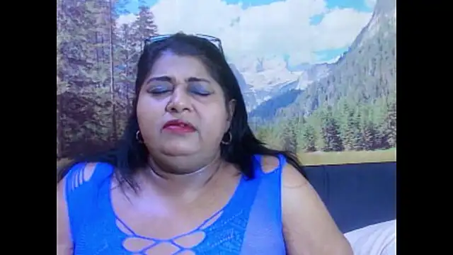 Snapshot of indianhoney694u chatting on 15, 1, 2026 indianhoney694u online show from 15, 1, 2026