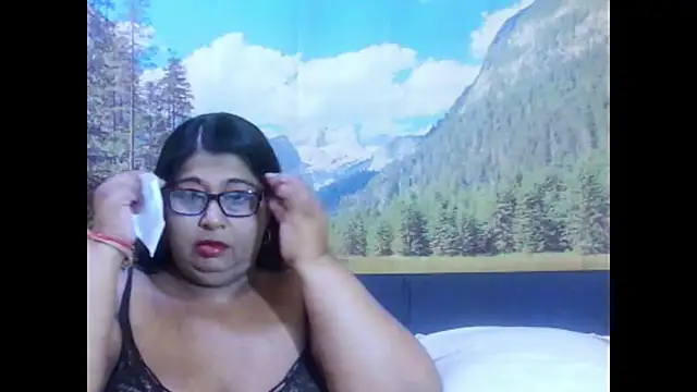 Snapshot of indianhoney694u chatting on 4, 2, 2026 indianhoney694u online show from 4, 2, 2026