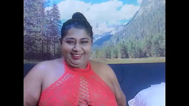 Snapshot of indianhoney694u chatting on 1, 4, 2026 indianhoney694u online show from 1, 4, 2026