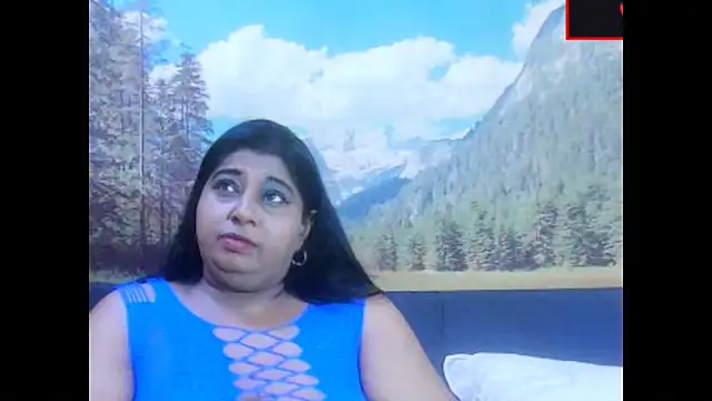 Snapshot of indianhoney694u chatting on 9, 4, 2026 indianhoney694u online show from 9, 4, 2026