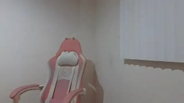 Snapshot of Crystal_Star_ chatting on 18, 12, 2025 Crystal Star online show from 18, 12, 2025