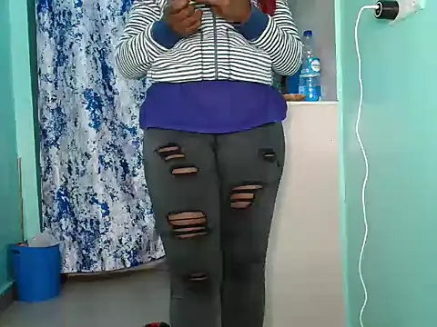 Snapshot of Alexxa_ebony chatting on 2, 4, 2026 Alexxa ebony online show from 2, 4, 2026