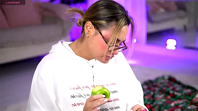 KayaAzur online show from 17, 12, 2025