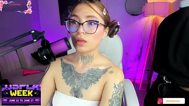 Snapshot of dreamleah_ chatting on 12, 6, 2026 dreamleah online show from 12, 6, 2026