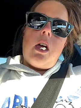 Snapshot of hornykitty1210 chatting on 27, 10, 2025 hornykitty1210 online show from 27, 10, 2025