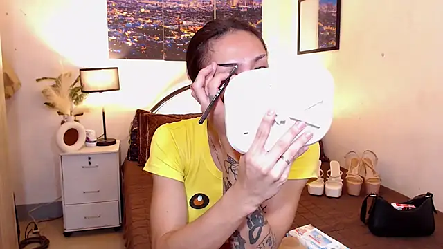 Snapshot of WILDROXIE chatting on 8, 9, 2025 WILDROXIE online show from 8, 9, 2025