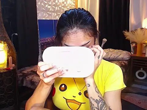 Snapshot of WILDROXIE chatting on 21, 10, 2025 WILDROXIE online show from 21, 10, 2025