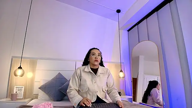 alehia cute online show from 9, 11, 2025