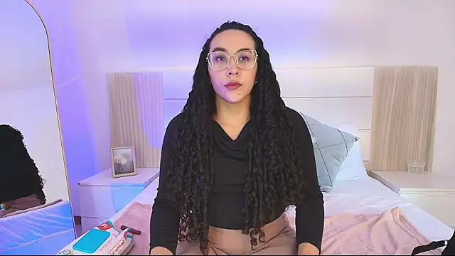 Snapshot of alehia_cute chatting on 7, 2, 2026 alehia cute online show from 7, 2, 2026