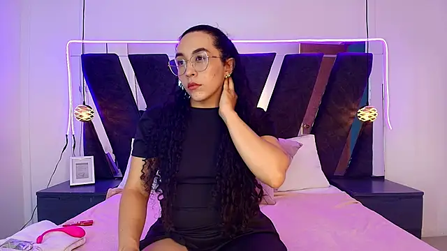 Snapshot of alehia_cute chatting on 16, 3, 2026 alehia cute online show from 16, 3, 2026