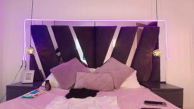 Snapshot of alehia_cute chatting on 28, 3, 2026 alehia cute online show from 28, 3, 2026