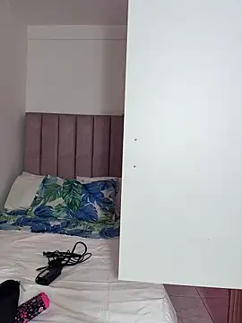 Snapshot of alehia_cute chatting on 23, 4, 2026 alehia cute online show from 23, 4, 2026