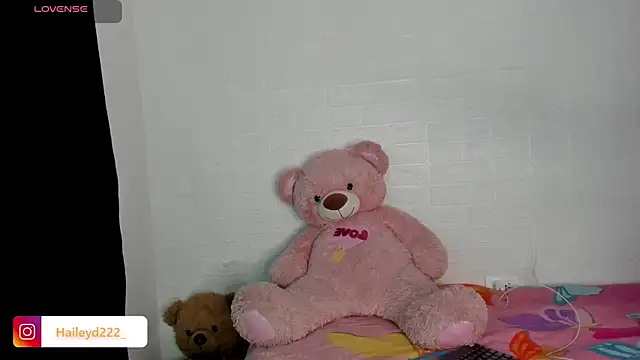 Snapshot of HaileyDuke chatting on 3, 6, 2026 HaileyDuke online show from 3, 6, 2026