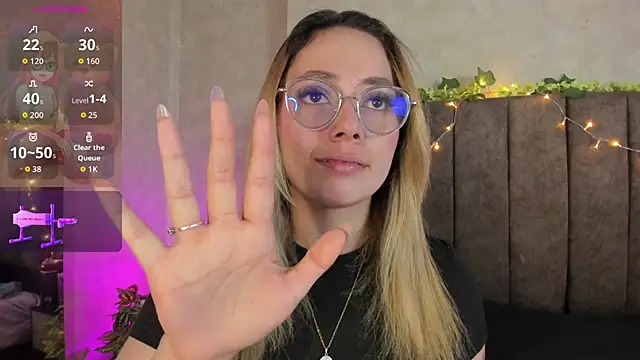 Snapshot of LanaMills_ chatting on 3, 3, 2026 LanaMills online show from 3, 3, 2026