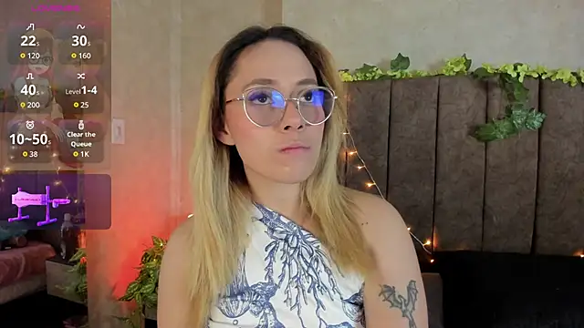 Snapshot of LanaMills_ chatting on 10, 3, 2026 LanaMills online show from 10, 3, 2026