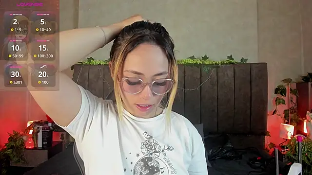 Snapshot of LanaMills_ chatting on 23, 3, 2026 LanaMills online show from 23, 3, 2026