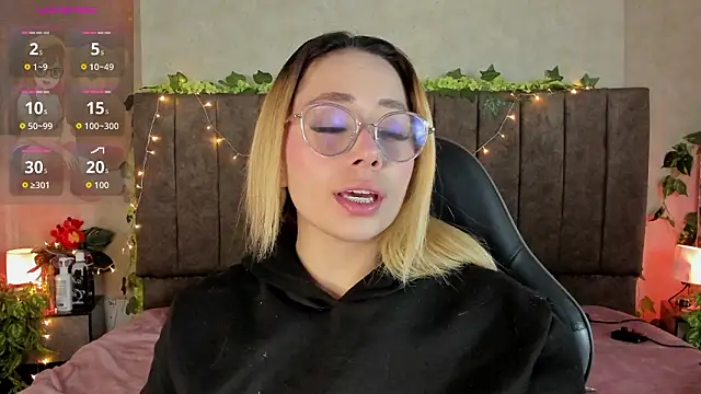 Snapshot of LanaMills_ chatting on 29, 3, 2026 LanaMills online show from 29, 3, 2026