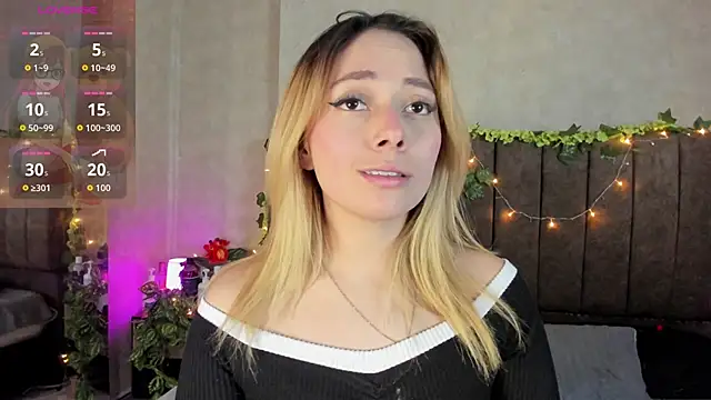 Snapshot of LanaMills_ chatting on 12, 4, 2026 LanaMills online show from 12, 4, 2026