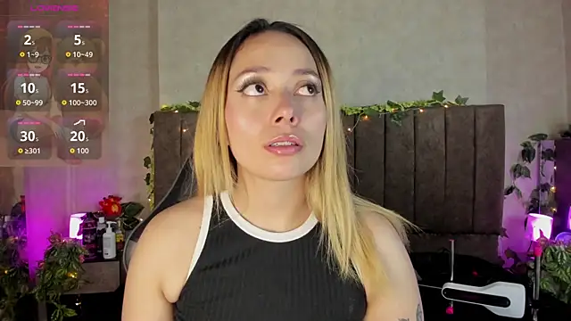 Snapshot of LanaMills_ chatting on 16, 4, 2026 LanaMills online show from 16, 4, 2026