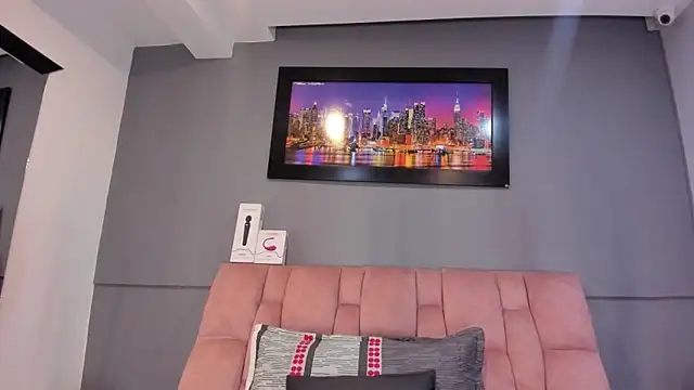 Snapshot of CharlotteCottin chatting on 10, 3, 2026 CharlotteCottin online show from 10, 3, 2026