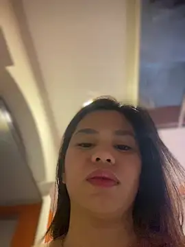 Snapshot of CarleneROSS chatting on 17, 4, 2026 CarleneROSS online show from 17, 4, 2026