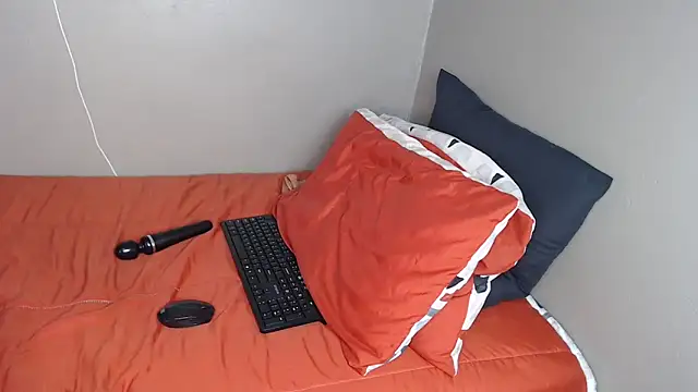 Snapshot of Lunalee chatting on 16, 11, 2025 Lunalee online show from 16, 11, 2025