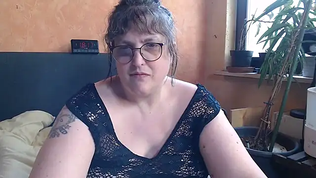 Snapshot of ladyfrombonn chatting on 16, 4, 2026 ladyfrombonn online show from 16, 4, 2026