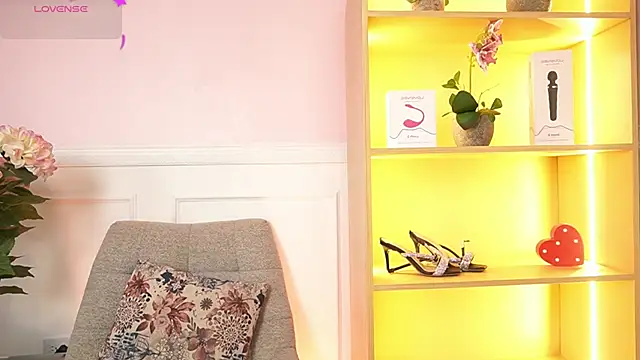 MilaCrave online show from 3, 2, 2026