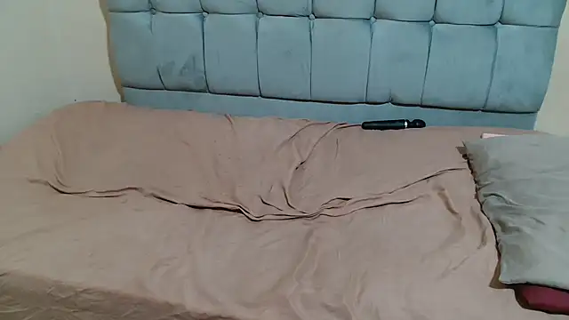 curveAss222 online show from 6, 11, 2025