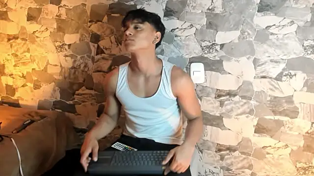 Snapshot of ZYZZ1312 chatting on 1, 4, 2026 ZYZZ1312 online show from 1, 4, 2026