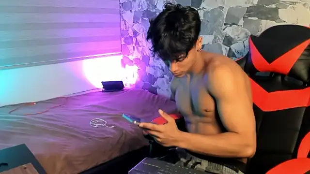 Snapshot of ZYZZ1312 chatting on 4, 4, 2026 ZYZZ1312 online show from 4, 4, 2026