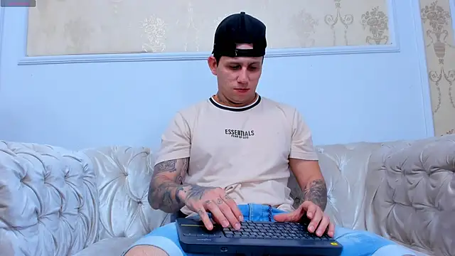 Snapshot of Scott_Clark chatting on 16, 12, 2025 Scott Clark online show from 16, 12, 2025