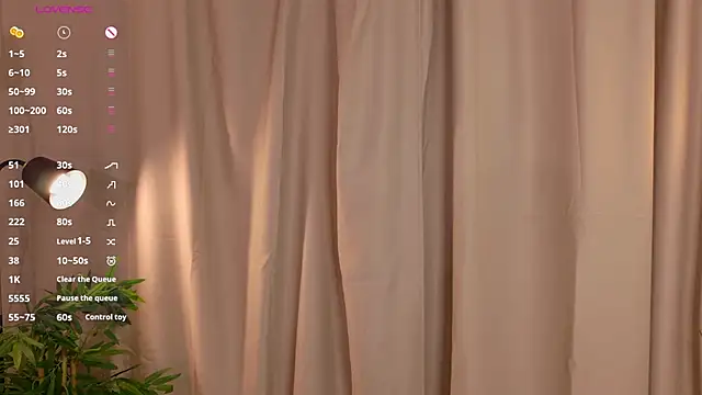 Snapshot of lisabaus chatting on 28, 11, 2025 lisabaus online show from 28, 11, 2025