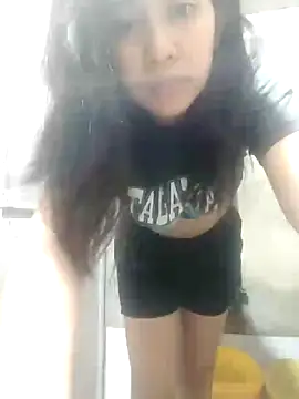 Snapshot of Sweet-Beerry chatting on 14, 4, 2026 Sweet-Beerry online show from 14, 4, 2026