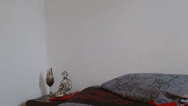 naiaratobon   online show from 20, 2, 2026