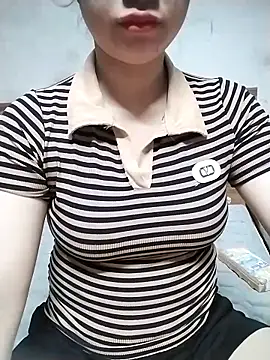 Snapshot of Mie_rose chatting on 6, 11, 2025 Mie rose online show from 6, 11, 2025