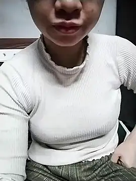 Snapshot of Mie_rose chatting on 14, 12, 2025 Mie rose online show from 14, 12, 2025