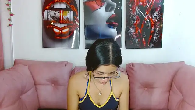 Snapshot of Miahotcs1 chatting on 8, 4, 2026 Miahotcs1 online show from 8, 4, 2026