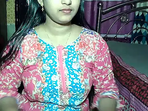 Snapshot of Hot-Hot chatting on 2, 2, 2026 Hot-Hot online show from 2, 2, 2026