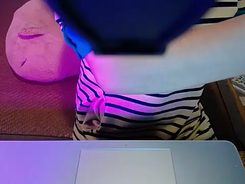 Snapshot of ahoa_Tk chatting on 13, 11, 2025 ahoa Tk online show from 13, 11, 2025