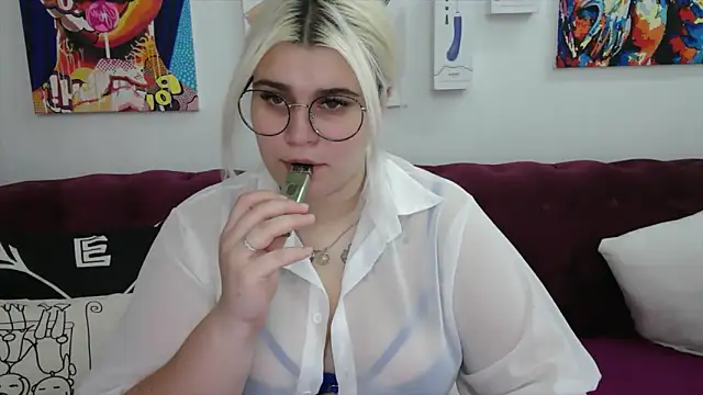 Snapshot of Amber_Monro chatting on 23, 9, 2025 Amber Monro online show from 23, 9, 2025