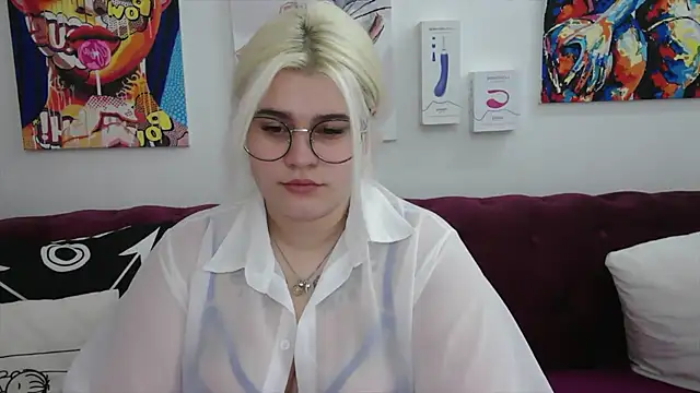 Snapshot of Amber_Monro chatting on 4, 10, 2025 Amber Monro online show from 4, 10, 2025